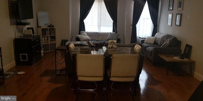 Foto del edificio - 617 N 11th St