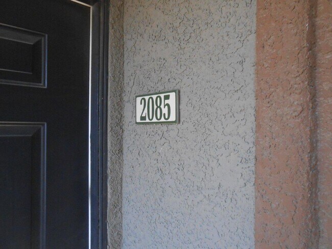 Foto del edificio - 2nd Floor 2 Bedroom Condo in Gated Community