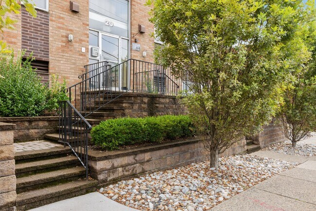 Foto del edificio - 20 W Church St