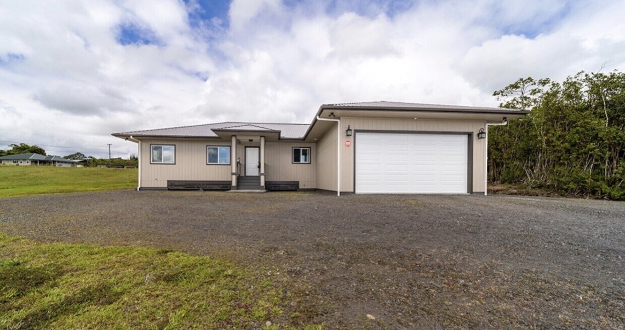 Primary Photo - Beautiful 4bd/2.5ba Home in Kurtistown, HI...