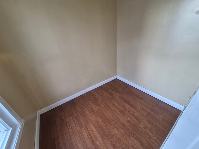 Building Photo - 2046 W 19th St