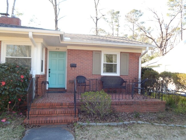 Building Photo - 210 Wayne Dr