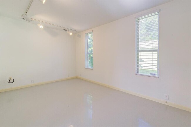 Foto del edificio - 1516 Bonnie Brae St