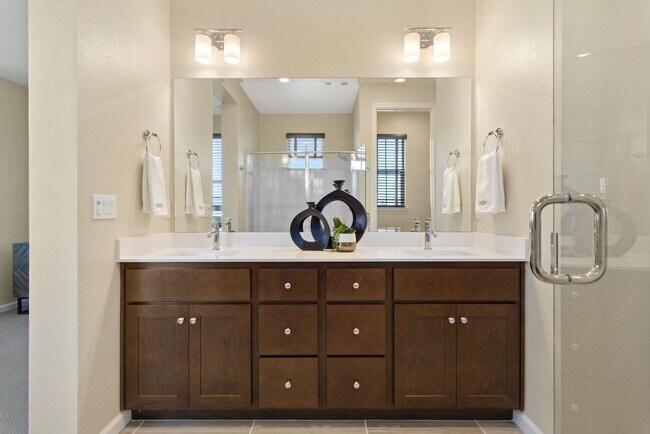 Foto del edificio - Provence Townhomes - Natomas