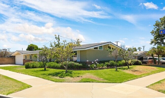 Building Photo - 526 N Emerald Dr