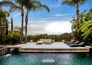 Building Photo - 7218 Mulholland Dr