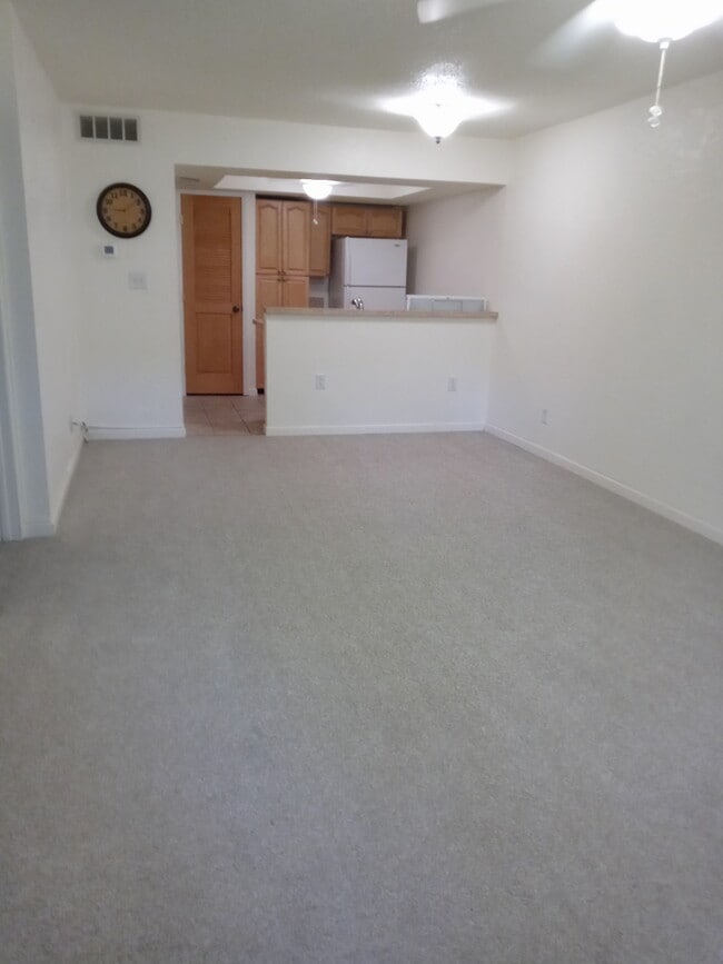 8304 Bardmoor Blvd Unit 15, Seminole, FL 33777 Condo for Rent in