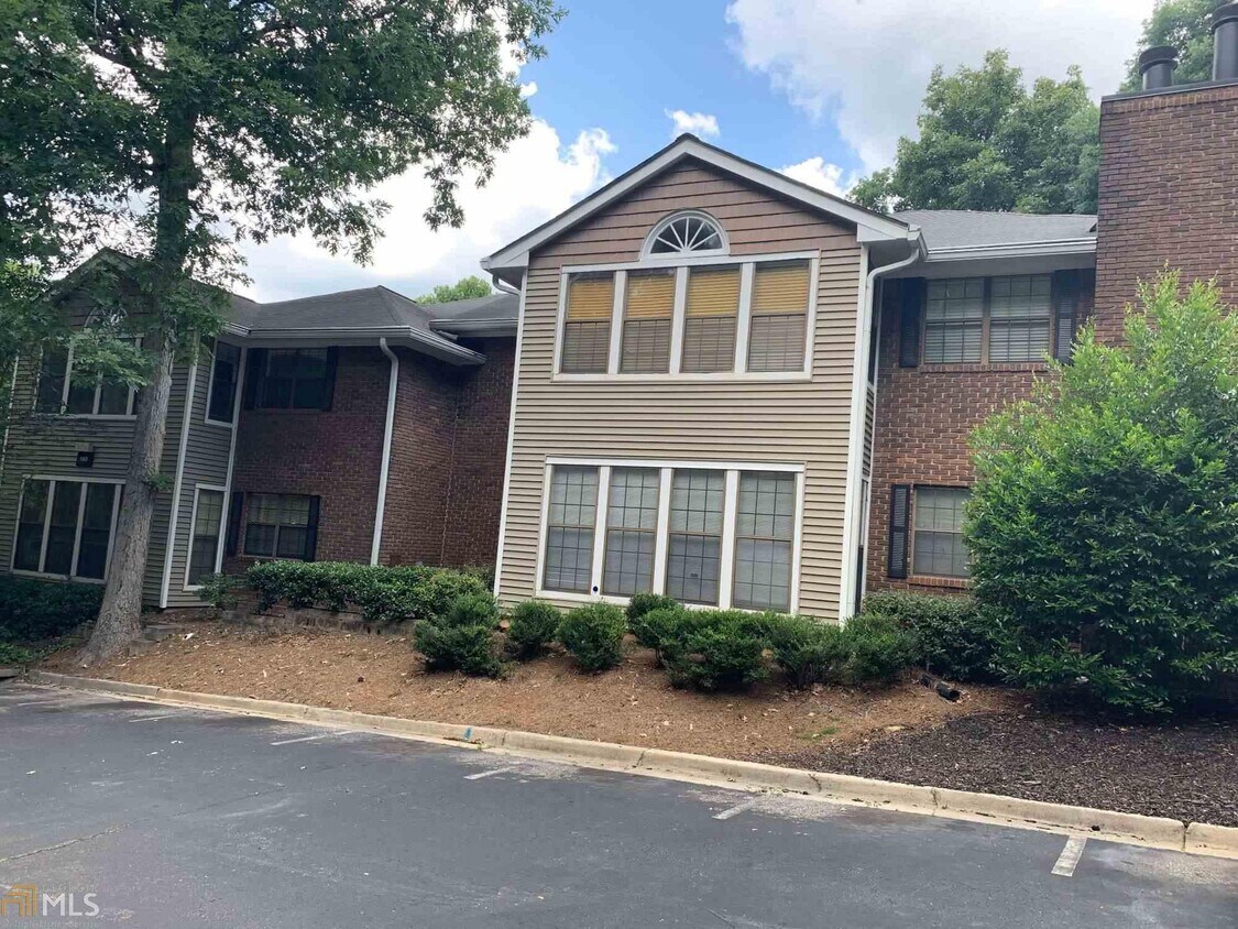 115 Barrington Hills Dr