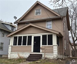 Building Photo - 567 Garry Rd
