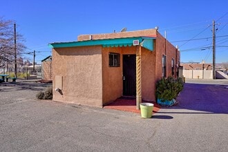 Building Photo - 1506 Edith Blvd NE