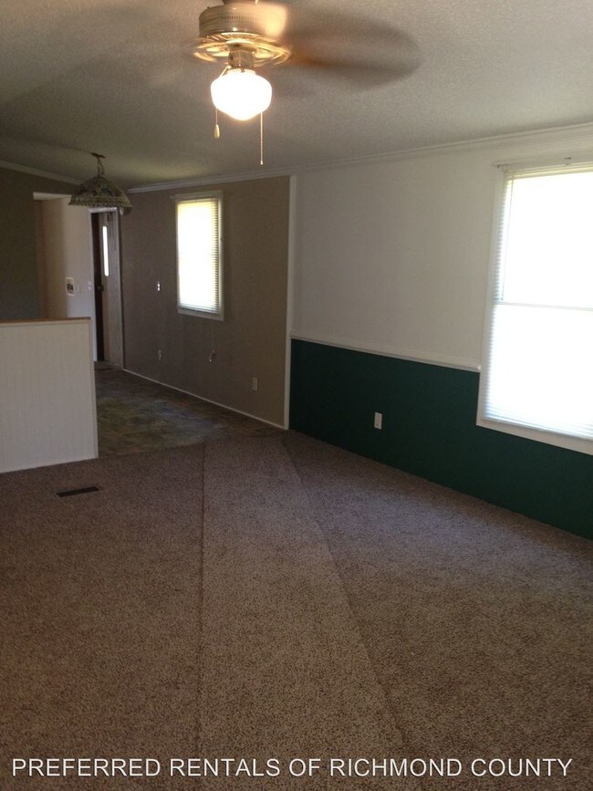 Building Photo - 379 Midway Rd