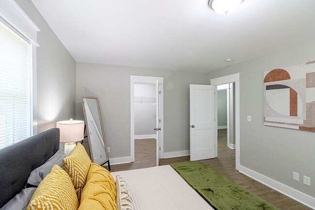 Foto del edificio - 3 bedroom, 2 bathroom home available in La Grange; Oldham County School District!