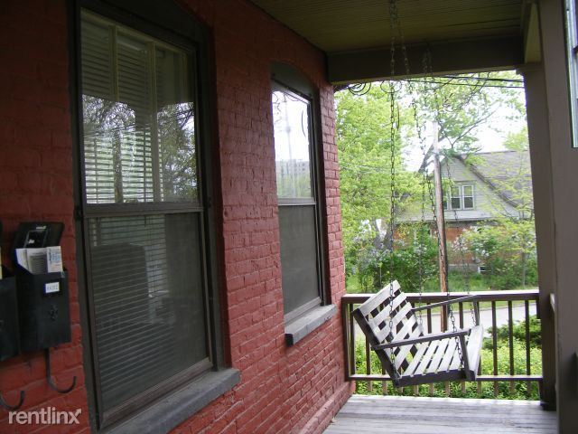 Building Photo - 1 br, 1 bath Triplex - 604 Miller Ave 604 ...
