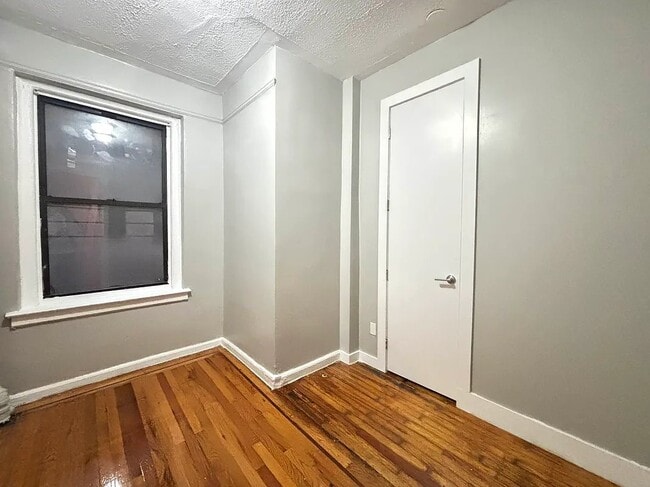 Building Photo - 55 W Mosholu Pkwy N