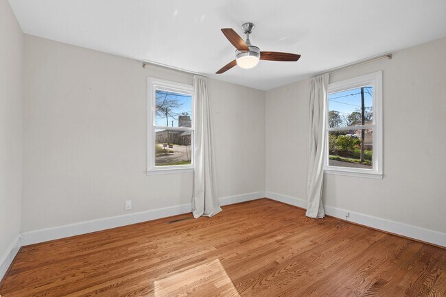 Foto del edificio - Gorgeous Home in Durham Near Downtown