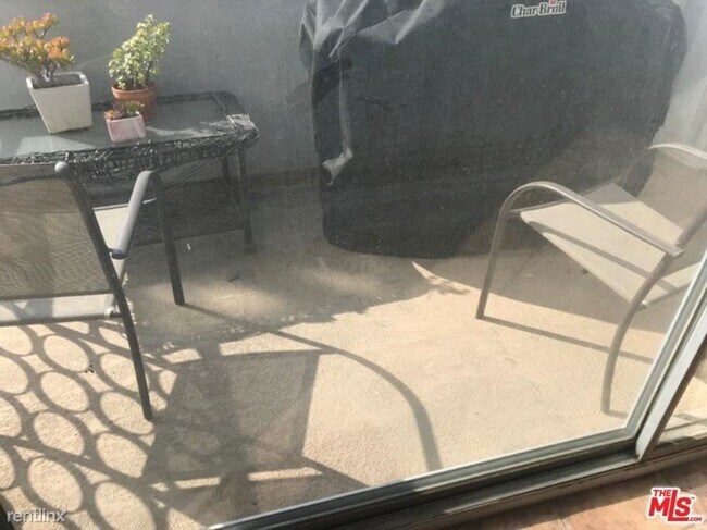 Foto del edificio - 2 br, 2 bath Condo - 816 S Bundy Dr Apt 3