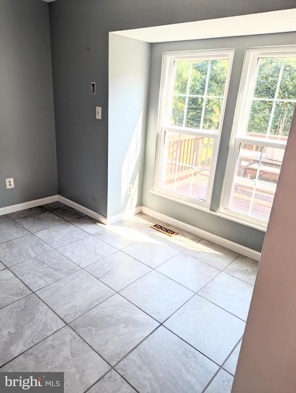 Building Photo - 46582 Broadspear Terrace