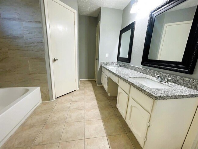 Building Photo - 12835 Pantano Drive