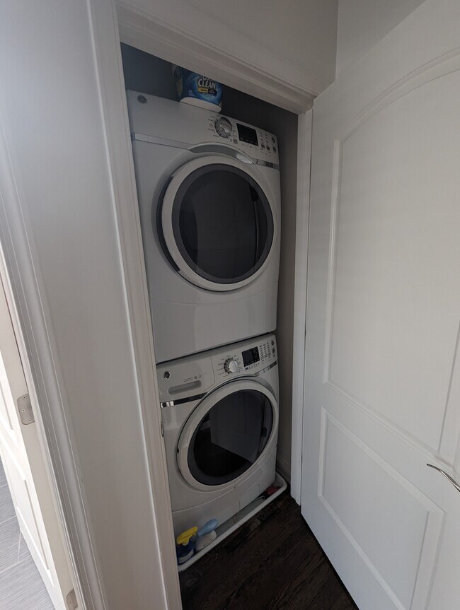 Foto del edificio - 5615 2nd St NW