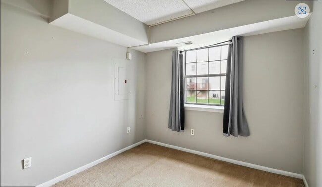 Foto del edificio - 3005 Valley Dr