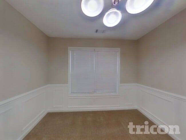 Building Photo - 1194 Eagles Pass