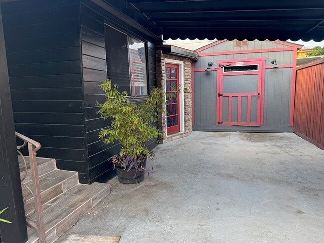 Foto del edificio - 1200 Tamarind Ave