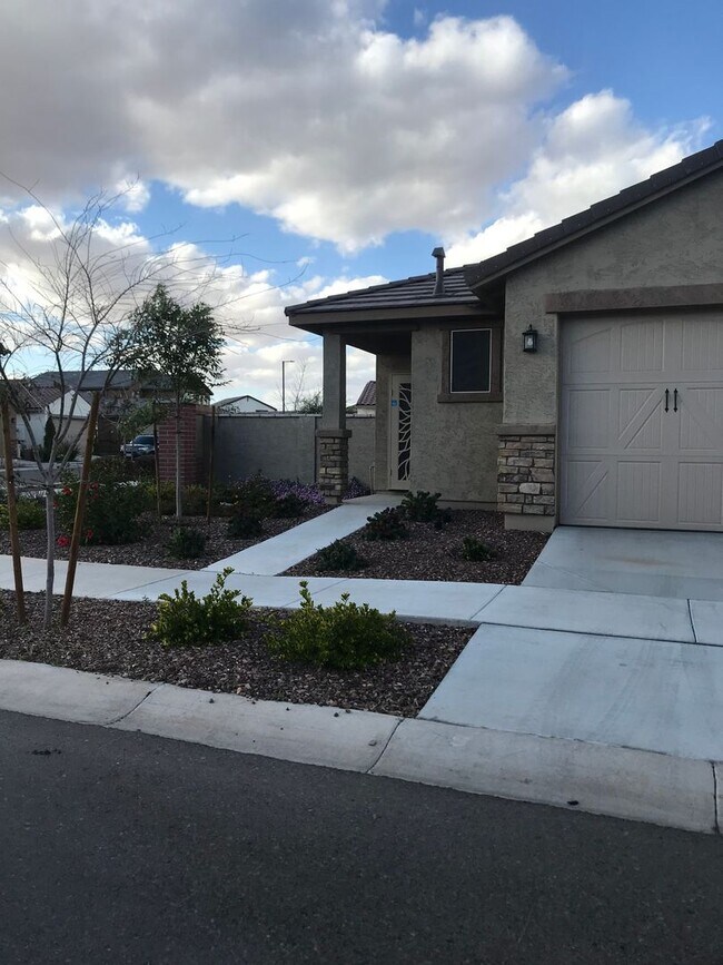 Foto del edificio - Beautiful Newer 3 bedroom Home Sweetwater ...