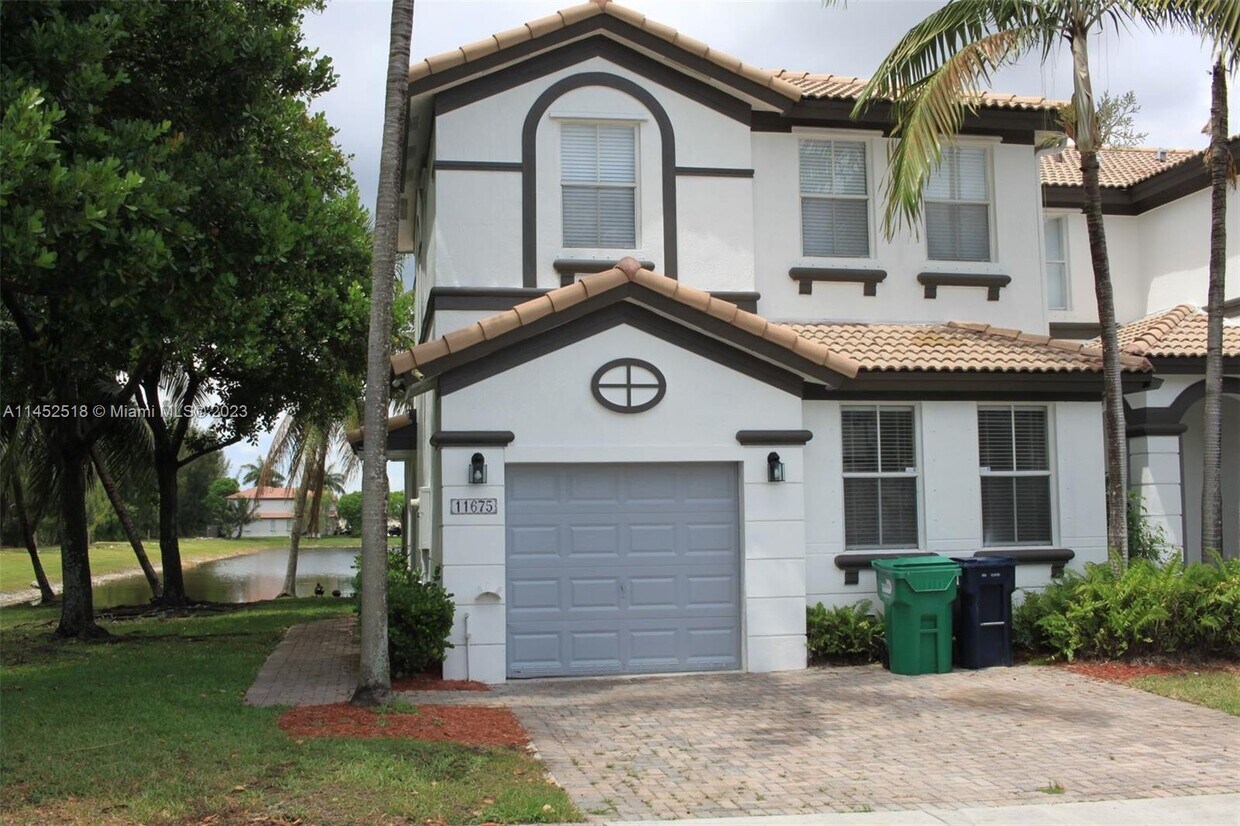 Primary Photo - 11675 NW 78th Ln