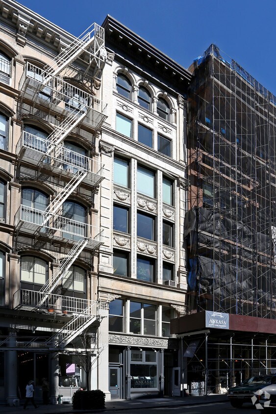 Primary Photo - 424 Broome St