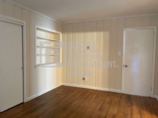 Building Photo - Spacious Four Bedroom House Near Amerson Park