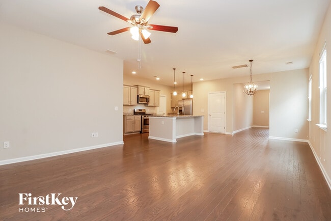 Building Photo - 644 Woolum Dr