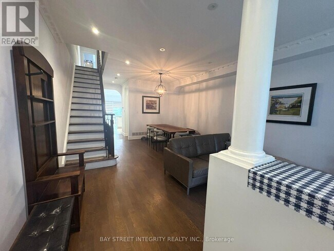 Photo du bâtiment - UPPER 162 CLAREMONT STREET