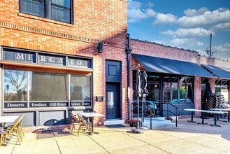 Building Photo - 5143 Wilson Ave