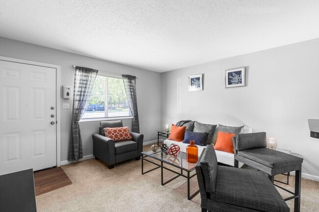 Living Room - Estes Park - Students Save Up To 10%! Apartments