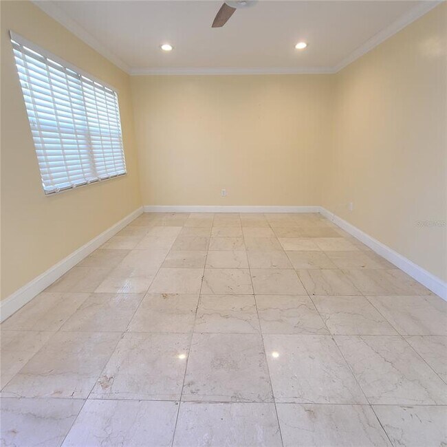 Foto del edificio - 3904 W Euclid Ave