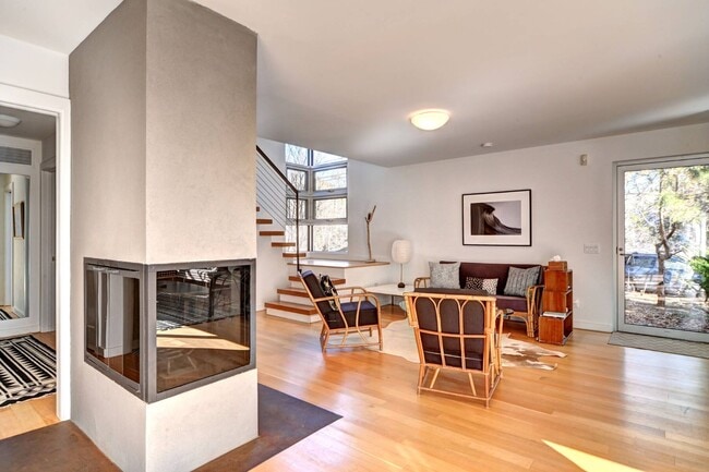 Building Photo - 54 Gardiner Dr