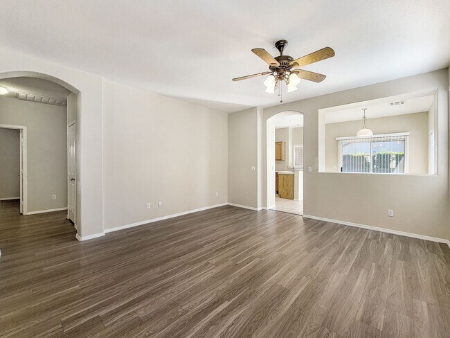 Building Photo - Palm Valley Goodyear with new flooring and...