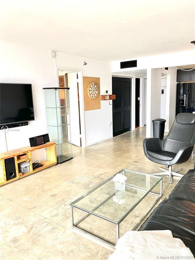 Living Room - 6900 Bay Dr