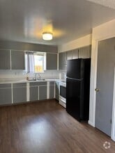 Building Photo - 490 SE Kohler Ct