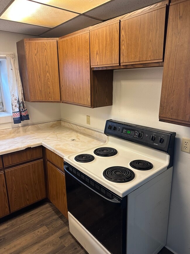 Building Photo - 305 W Railroad St