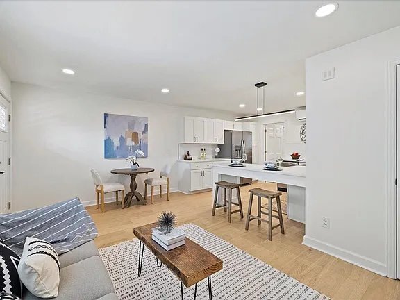 Building Photo - 1309 Hudson Ave