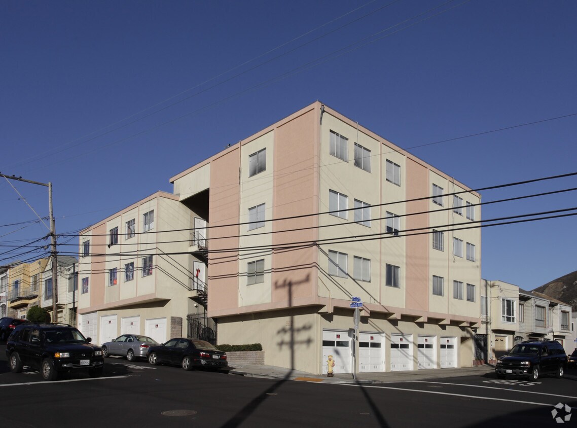 Primary Photo - 899 Hillside Blvd