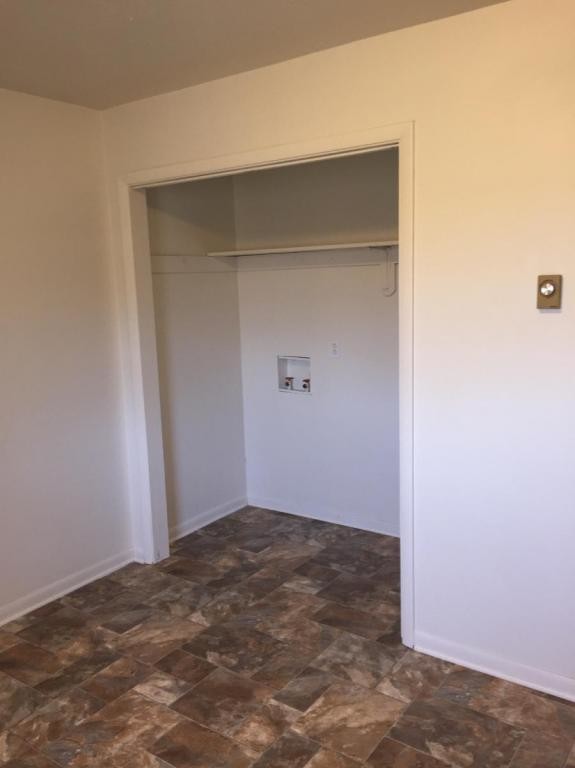 Foto del edificio - 570 W US 52