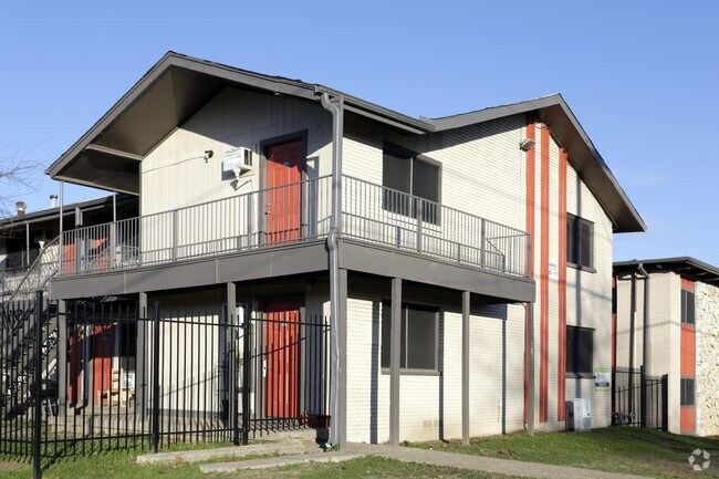 Town Lake North Apartments - Beaux House