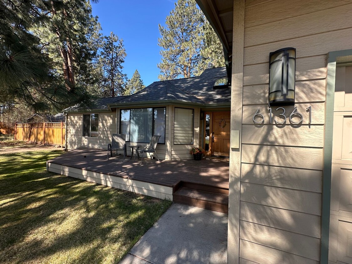 Foto principal - Spacious Home with tons of outdoor space i...