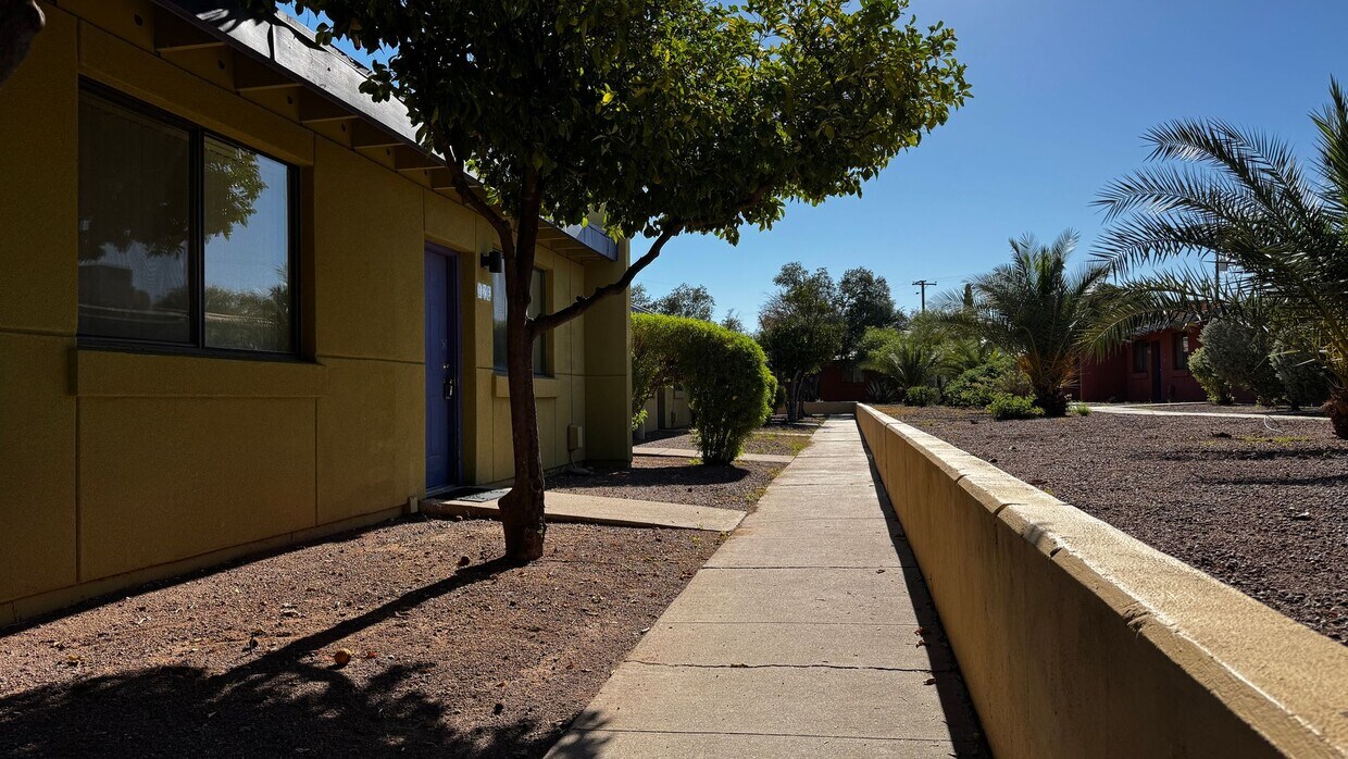 Primary Photo - Westside - (Anklam and Silverbell) 2 bedro...