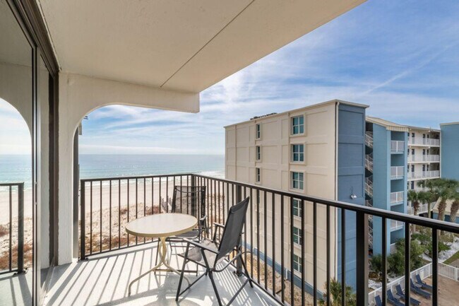 Foto del edificio - 427 E Beach Blvd