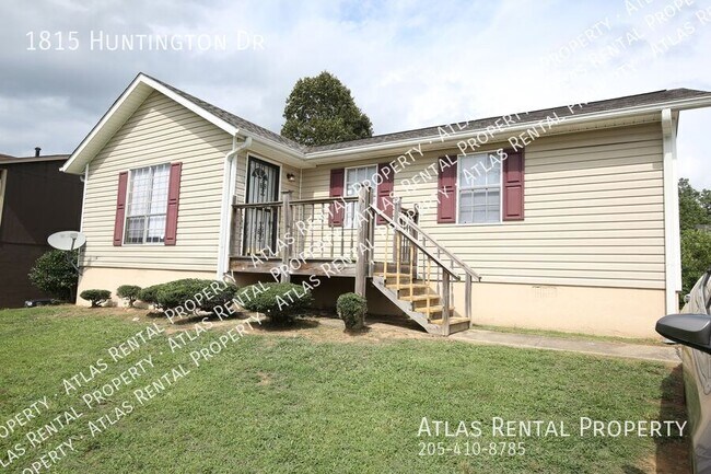 Building Photo - 1815 Huntington Dr