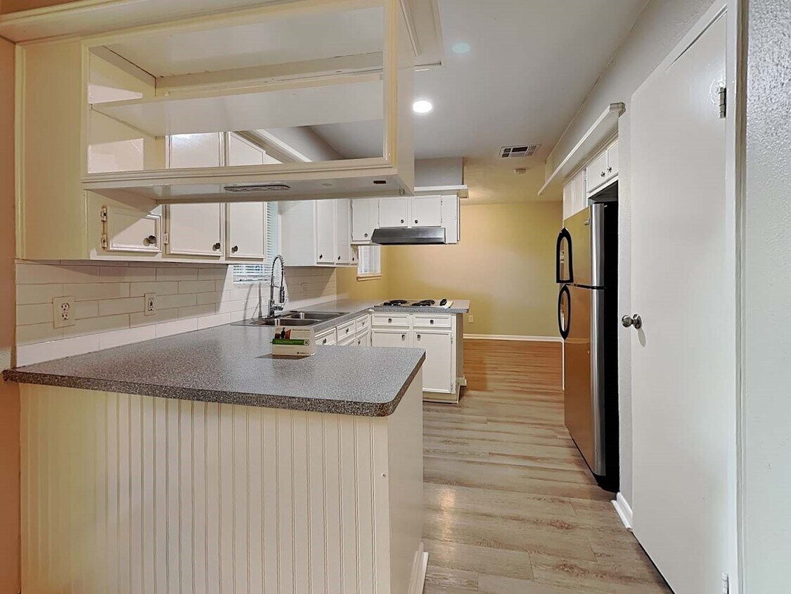 Foto del edificio - 743 S Iowa Ave