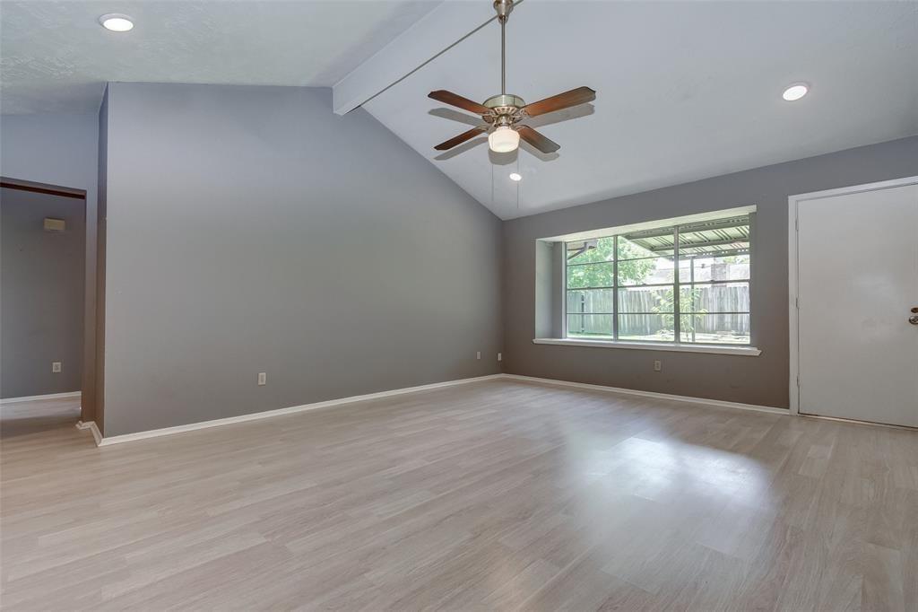Foto principal - 7659 Winkle Wood Ln